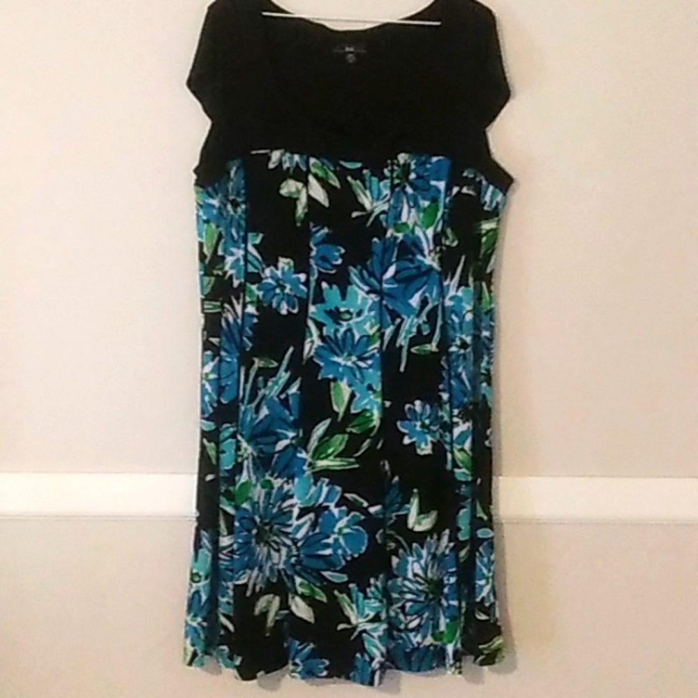 20W R & K Blue green scoop neck floral pattern dress